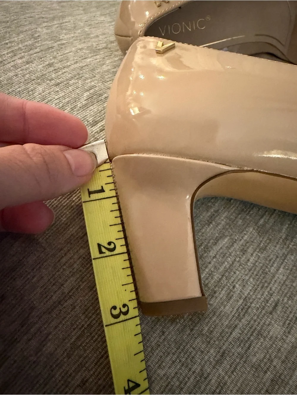 Vionic Women's Beige Patent Pointed-Toe Heels 10 wide